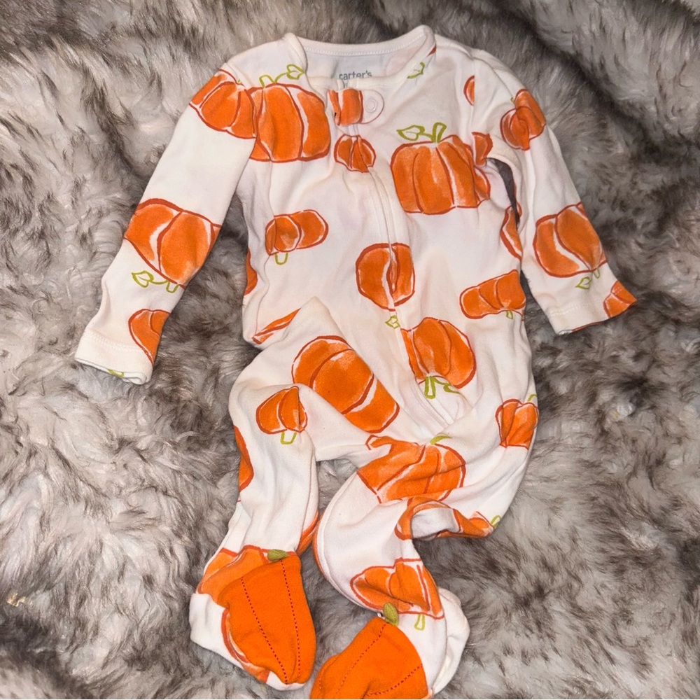 🎃 Carter's Little Pumpkin Footie Pajamas (Size 9 months)  🎃